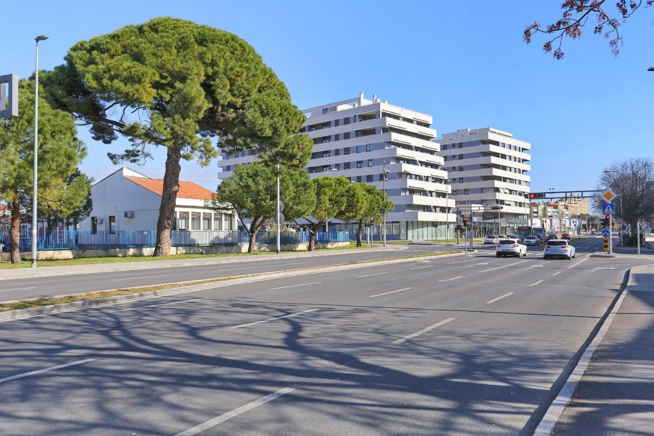 Apartments Luna With Free Parking Zadar Exteriör bild