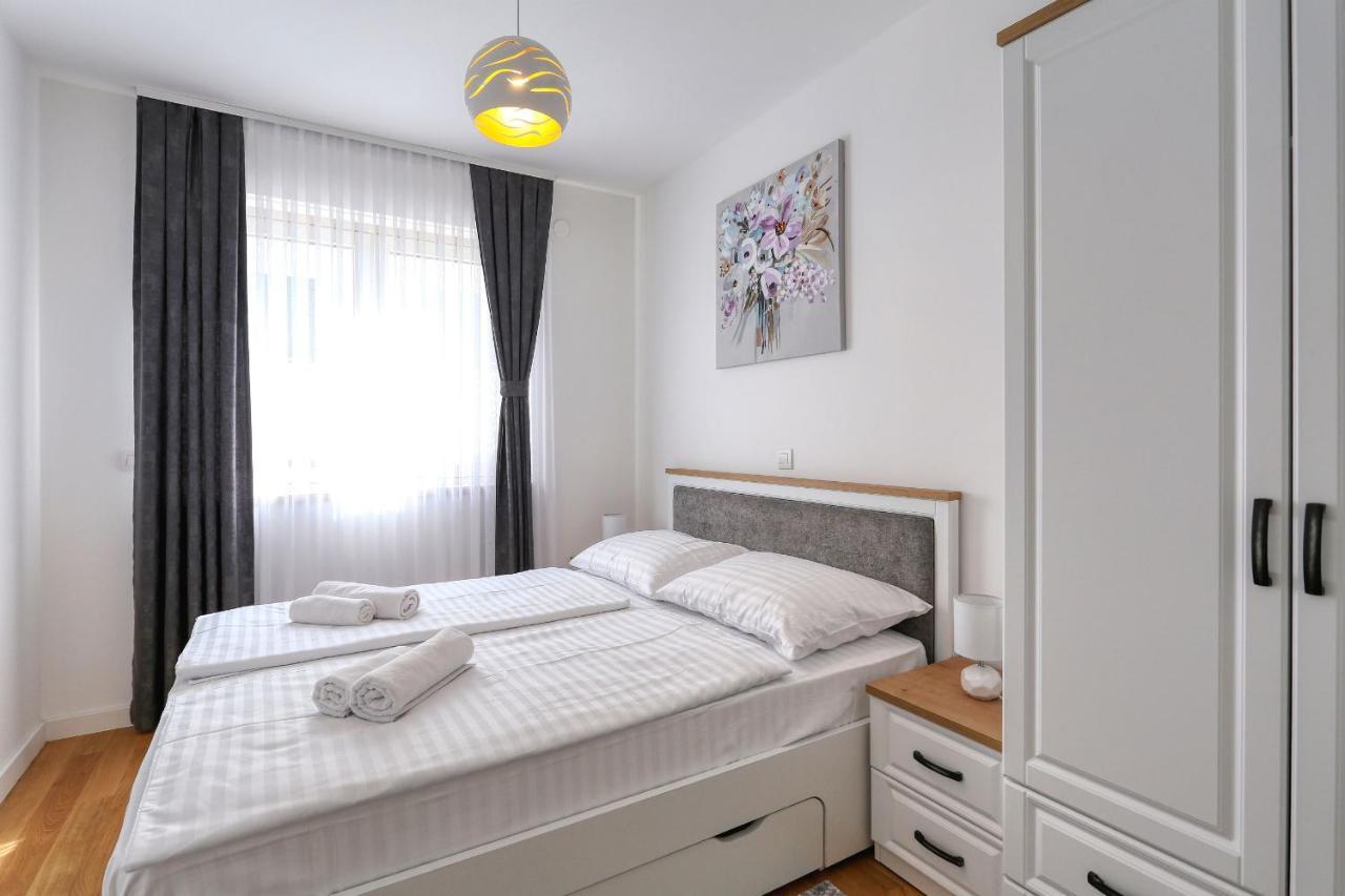 Apartments Luna With Free Parking Zadar Exteriör bild