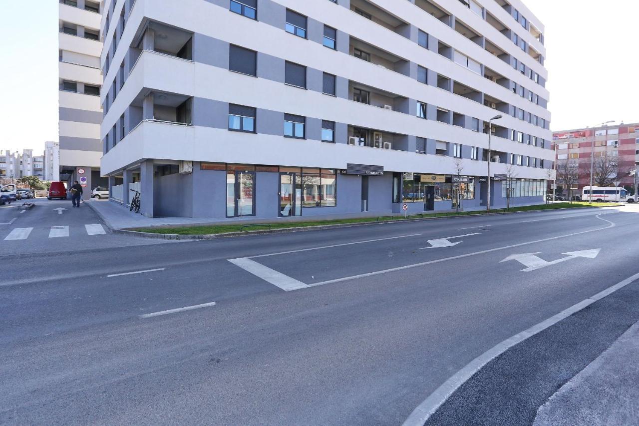 Apartments Luna With Free Parking Zadar Exteriör bild
