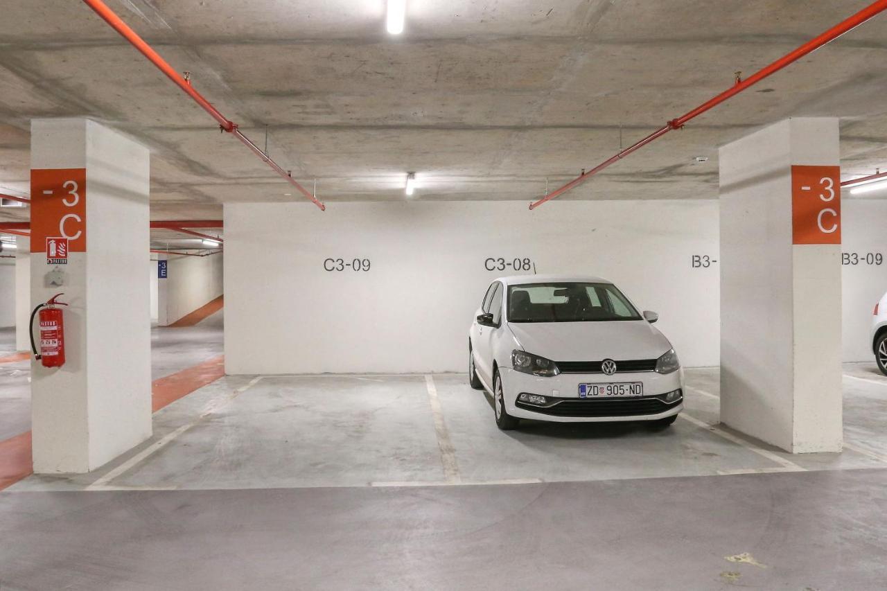 Apartments Luna With Free Parking Zadar Exteriör bild