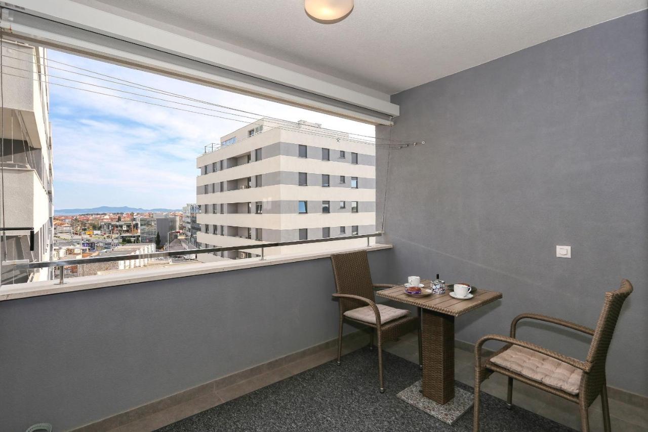 Apartments Luna With Free Parking Zadar Exteriör bild