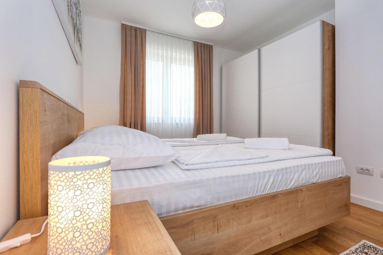 Apartments Luna With Free Parking Zadar Exteriör bild